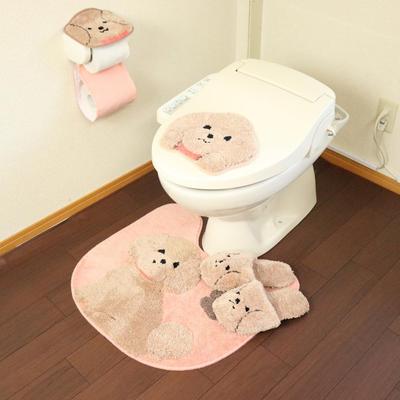 4-teiliges Toilettenmatten-Set mit Klebeband, Toilettenpapierhalter-Abdeckung, Hausschuhen und Toilettendekoration. Pudel Hunde Design. Süßes Hunde-Design. Fundit Tier.