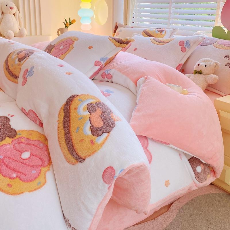 Snowflake Fleece Four-Piece Set, Thickened Milk Coral Fleece Quilt Cover, Double-Sided Fleece Quilt Cover, Bed Sheet, Bed Hat Three-Piece Set