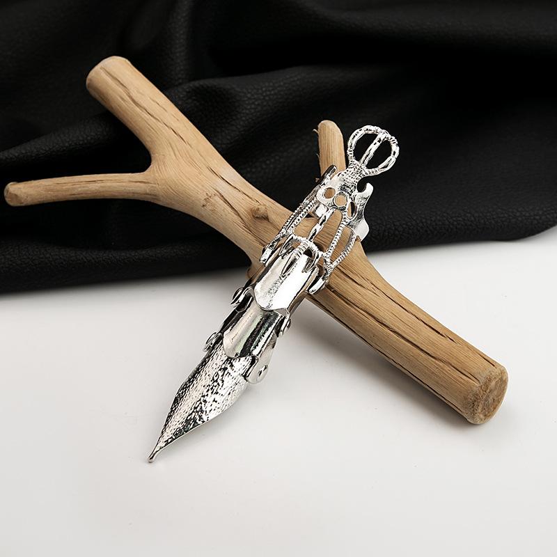 Metal Punk Joint Ring, Exaggerated Personality Spikes Movable Retro Exoskeleton Ring Decoration