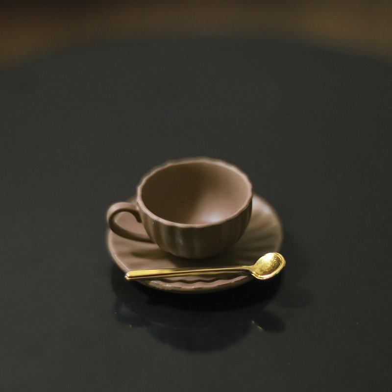 

Miniature Coffee Set – Cup, Saucer & Spoon for 1:12 Dollhouse, Fairy Garden Paths & Micro Landscapes, Mini Kitchen Accessories коричневый