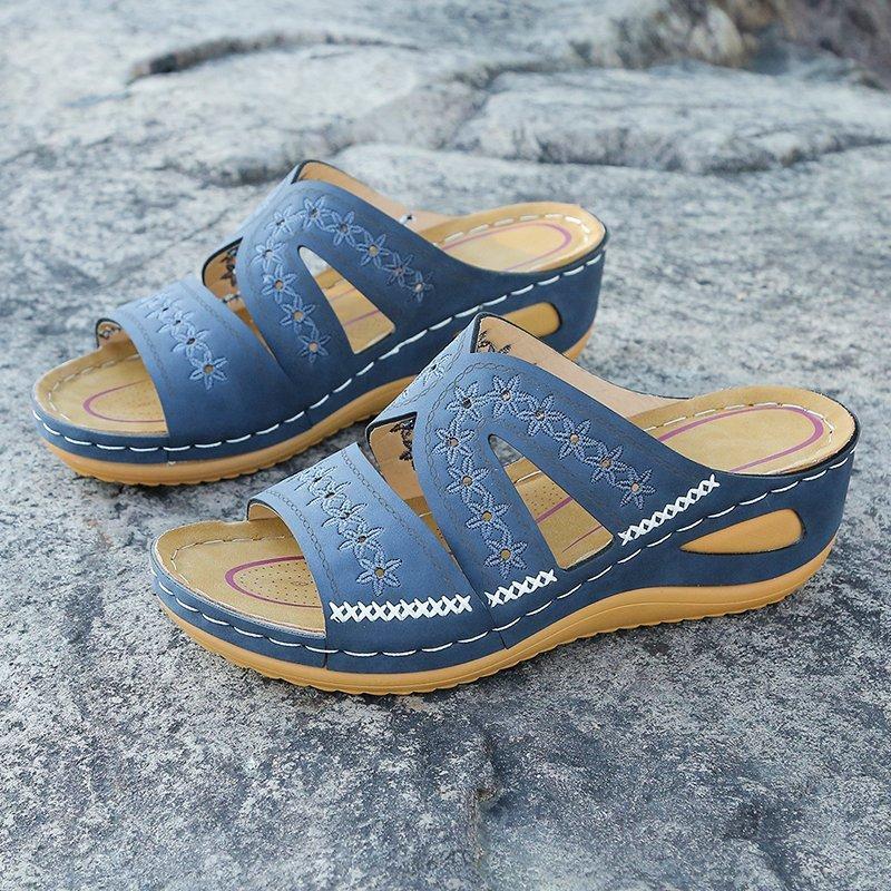 

Wedge heel slippers women s shoes 2025 spring and summer new fish mouth thick sole foreign trade large size hollow cool slippers explosion 43