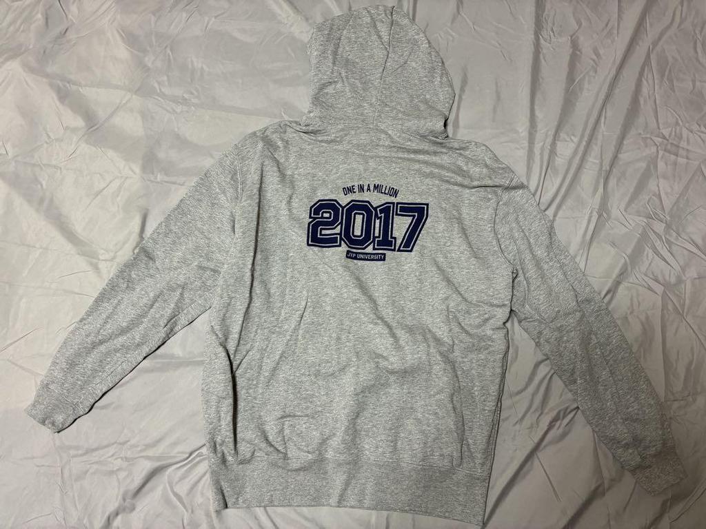 [USED] Japan Limited 2017 HOODIE - TWICE