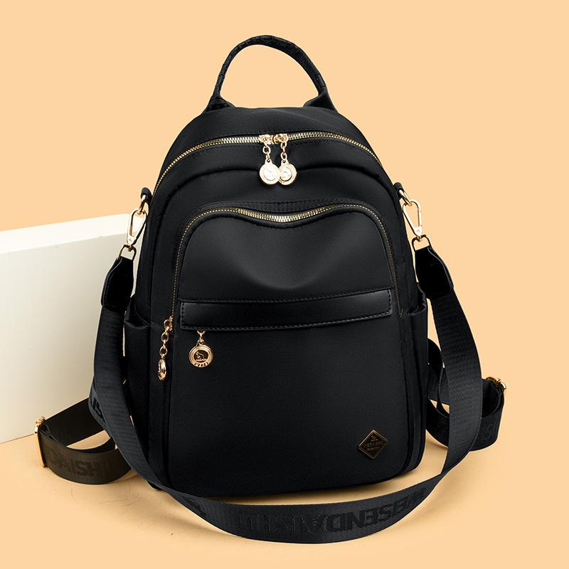 A Fashionable and Versatile Backpack with A Large Capacity and Is Lightweight for Women's Travel and Leisure