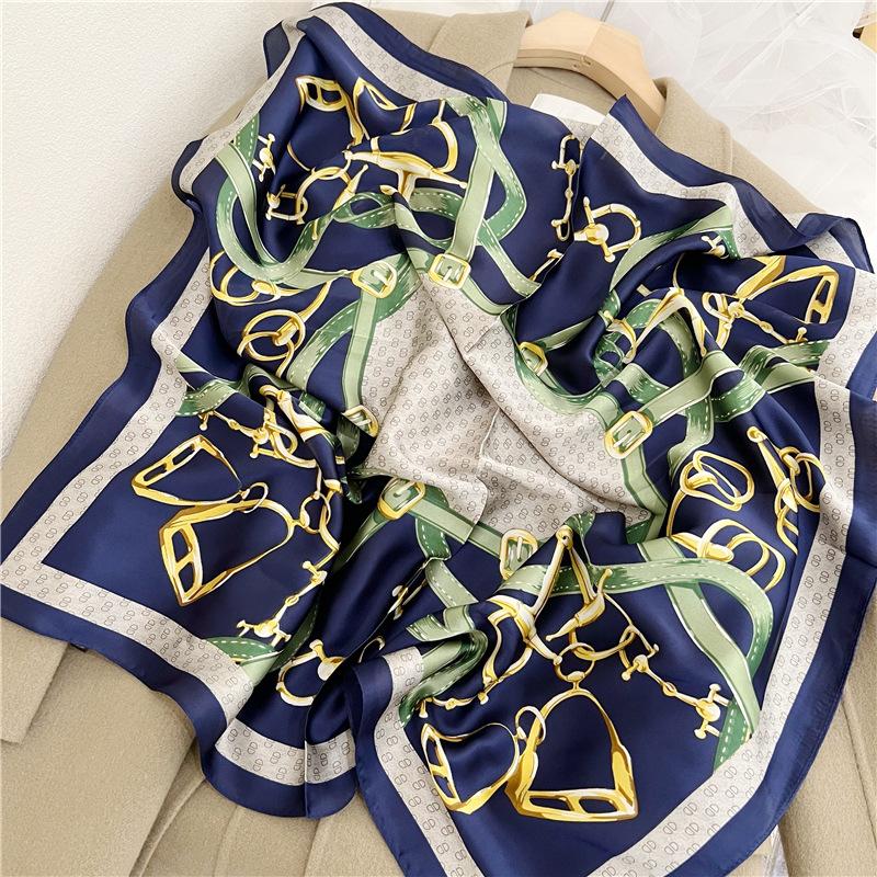 Keep Korean retro foreign style color scheme spring and autumn small square scarf silk scarf women's scarf versatile trench coat shirt decorative scar