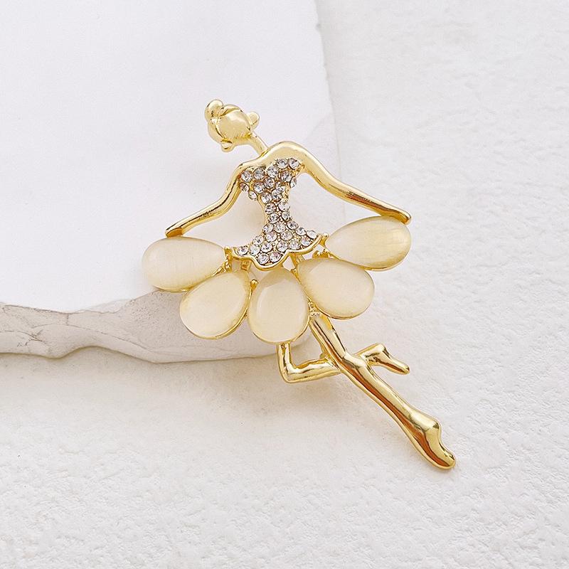 Broche Oeil de Chat Ballerine Atmosphérique Européenne et Américaine Mode Accessoires de Vêtement Tempérament