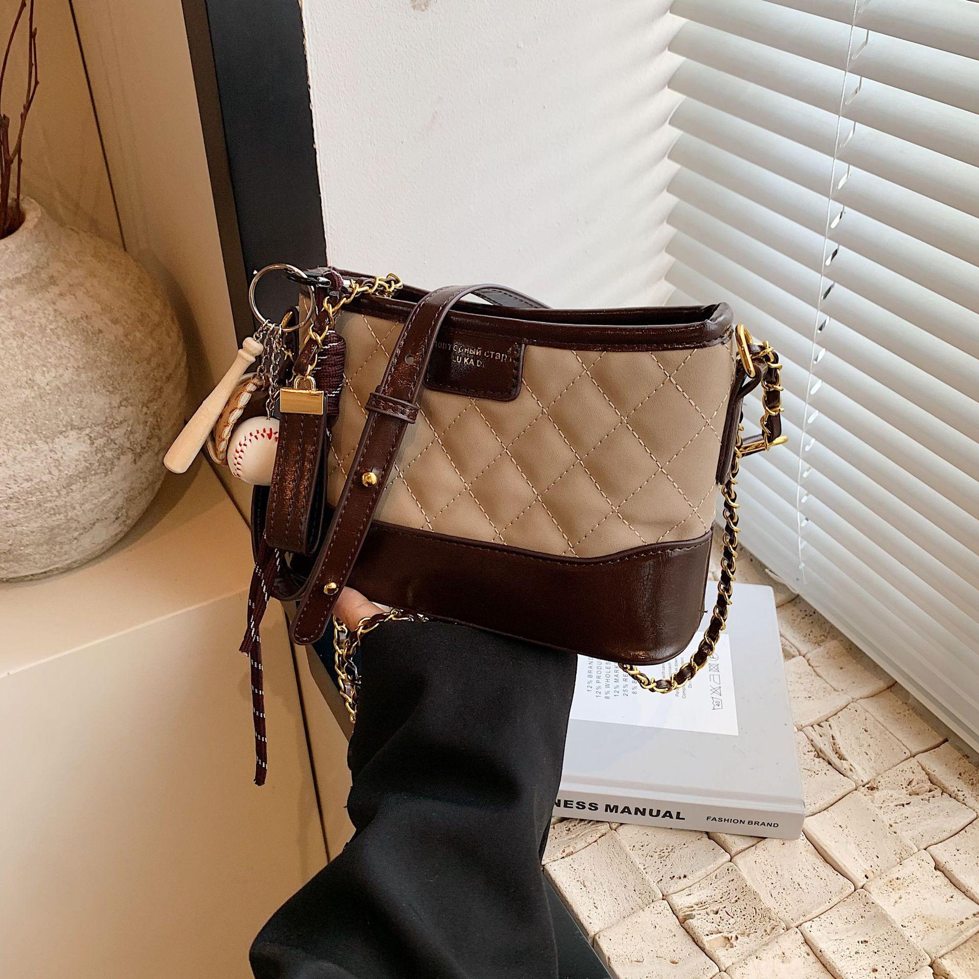 

Сумка-ведро женская новая модная универсальная на плечо через плечо нишевая ретро бродячая сумка