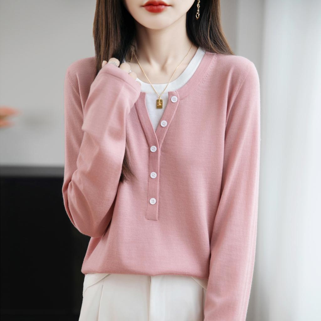 A Youthful Simple and Versatile Base Knitted Sweater for Women's Autumn and Winter Vacation. Two Contrasting Color Sweaters