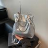 Niche design chain bag women's new simple bucket bag fashion versatile shoulder messenger bag tide