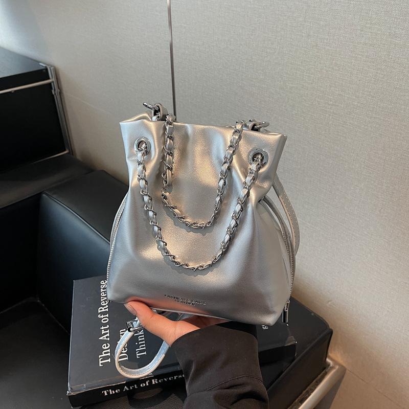 Niche design chain bag women's new simple bucket bag fashion versatile shoulder messenger bag tide