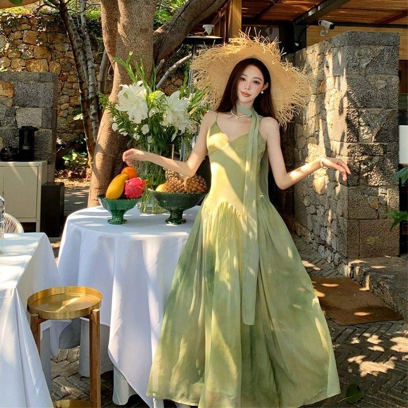 Strandurlaub Stil Nische Chic Batik Hosenträgerkleid Damen Sommer Grün Frisches Temperament Großer Schwing-Rock Langes Kleid