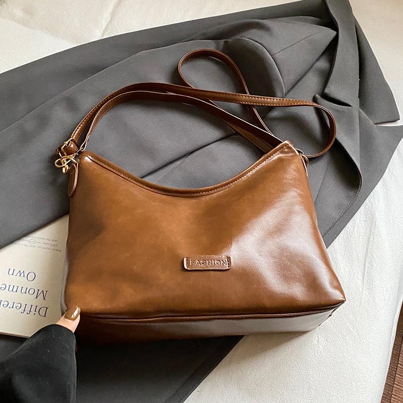 Taška s velkou kapacitou, Módní a stylová crossbody taška, Jednoduchá a elegantní jednoramenná taška