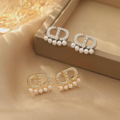 Letter Pearl Zircon Earrings for Women - Simple, Versatile, Fashionable, Cold Style, Personalized, Allergy-Friendly, New Chinese Style.