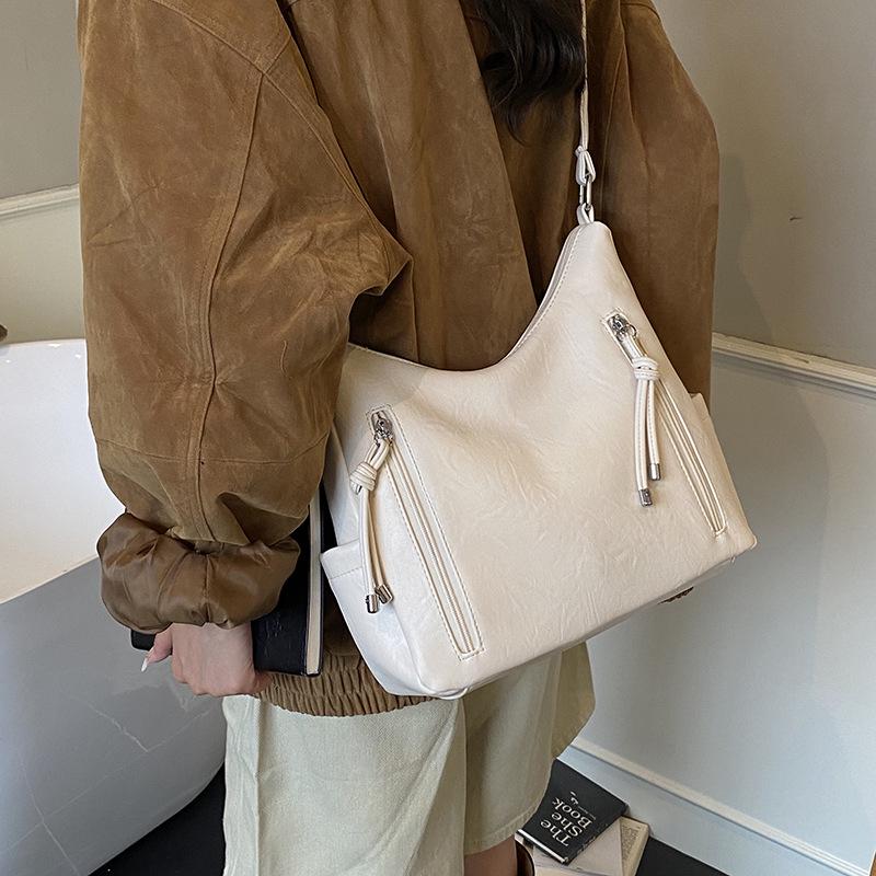 2025 Korean Fashion Large Capacity Crossbody Tote - Retro Autumn/Winter Women's Bag