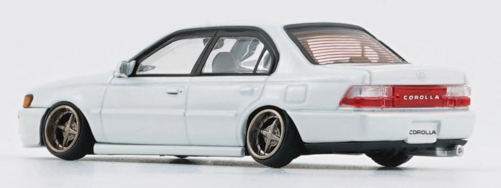 BM CREATIONS Scale Toyota Corolla 1996 AE100 Pearl Fiber Hood RHD Finished Model 1/64 White/Carbon
