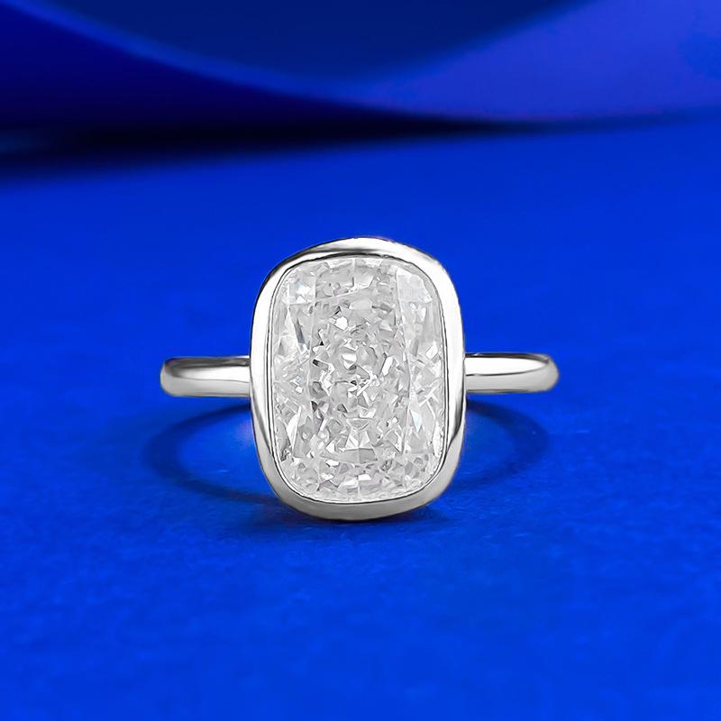 

2025 S925 Silver 8x11mm Fat Square White Ice Flower Cut Ring with Bezel Setting and High Carbon Diamond Size 7 серебряный