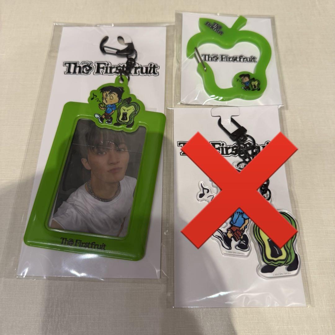 

[USED] NCT Mark Photo Card Sleeve Carabiner 2-Piece Set