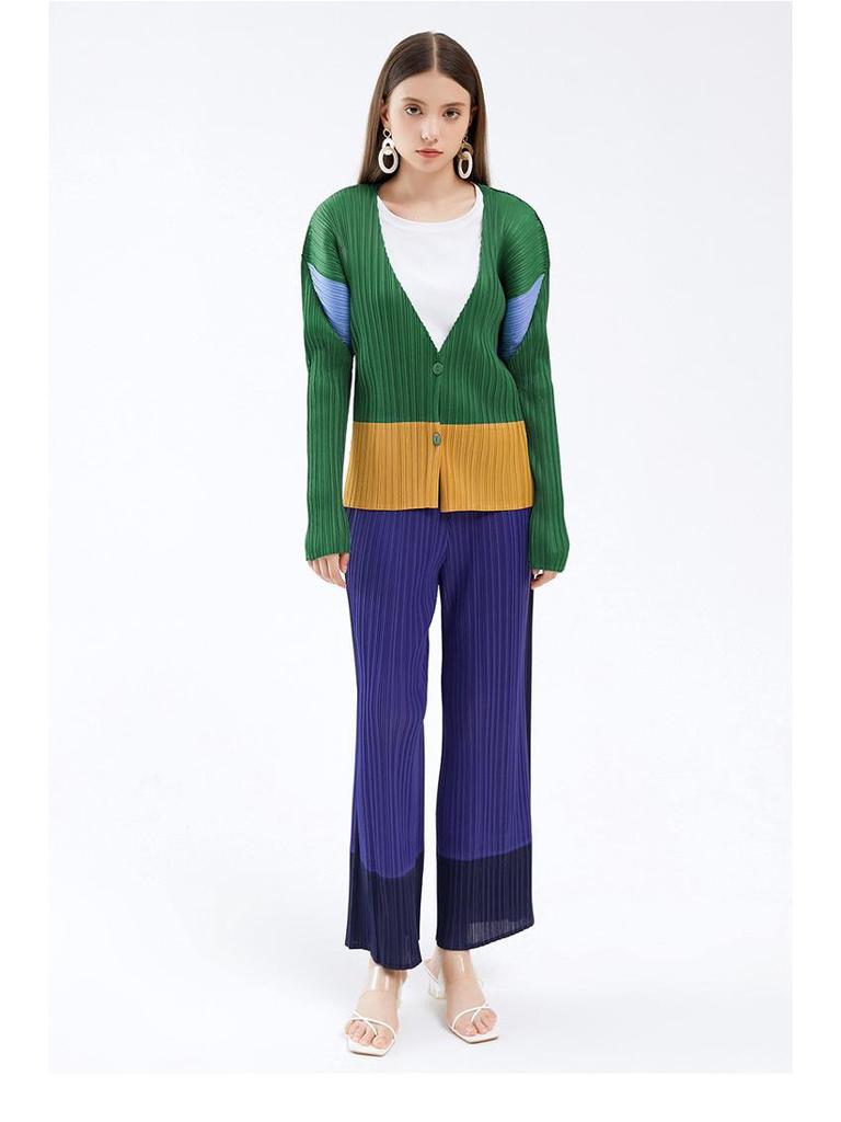 Miyake Spring 2025 Women's Japanese Style Cardigan: Contrast Color, Pleated Long Sleeve, Loose Casual Fit.
