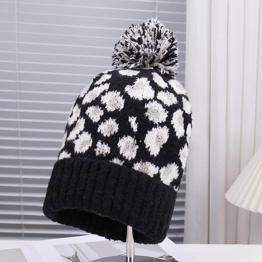 Fashion new hot-selling leopard print knitted wool hat outdoor travel out windproof cover warm hat