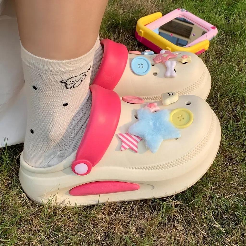 Damensandalen mit dicker Sohle, Sommer-Oberbekleidung, rutschfeste, höhenverstärkende Strandschuhe, Cartoon-Anime-Muster, Schuhe für Erwachsene