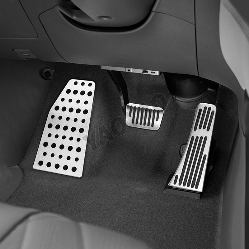 Protiskluzové pedály z hliníkové slitiny pro Denza D9 2022-2025