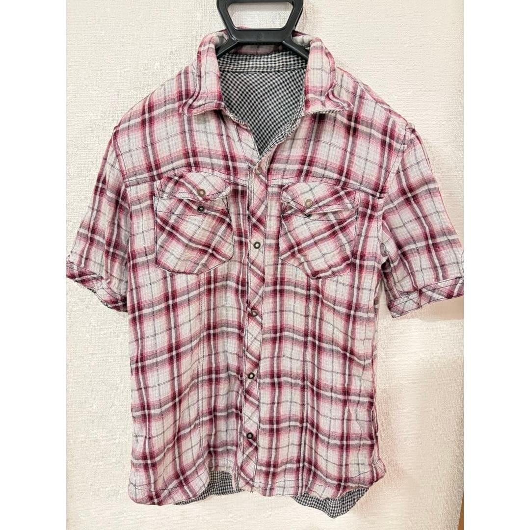 Red and white plaid short sleeve shirt