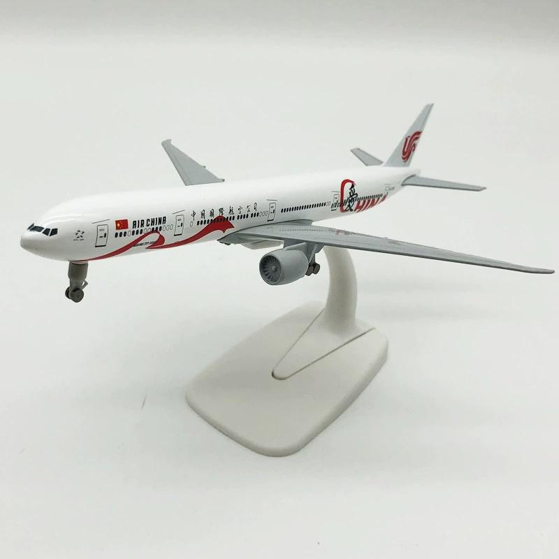 20cm B777 Love China Airlines 777 Airplane Model Die-casting Alloy Metal Collectible Aircraft With Landing Gear Desk Accessories