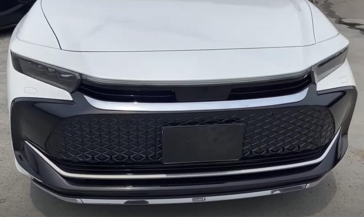 MEKOMEKO Kühlergrill vorne Stoßfängergrill vorne und Frontemblem Zierleiste für den neuen Crown Crossover September 2022 und Glänzende Außenfläche aus ABS 1