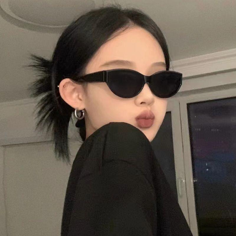 Cat Eye New Oval Sunglasses Personalized Vintage Fashion Trendy Female Girls Shades Popular Brand Designer Eyewear Lentes