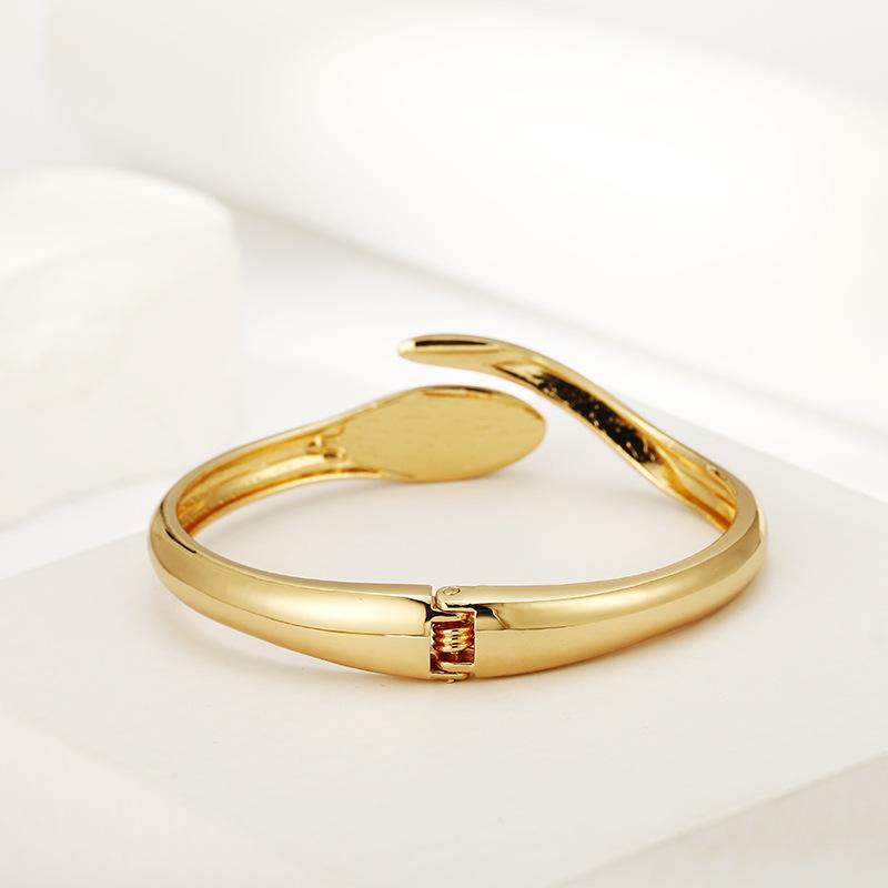 Snake Bracelet Fine Snake Design Hand Jewelry