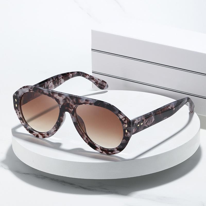 Retro Cat-Eye Sunglasses for Women - High-End, Face-Slimming Street Style, 2026 Trend, UV Protection
