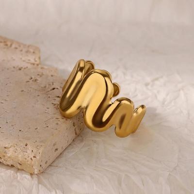 Goldfarbene unregelmäßig verdrehte Edelstahl offene Ringe für Damen Ehering Ästhetischer Schmuck Zubehör Weihnachtsgeschenk Bff