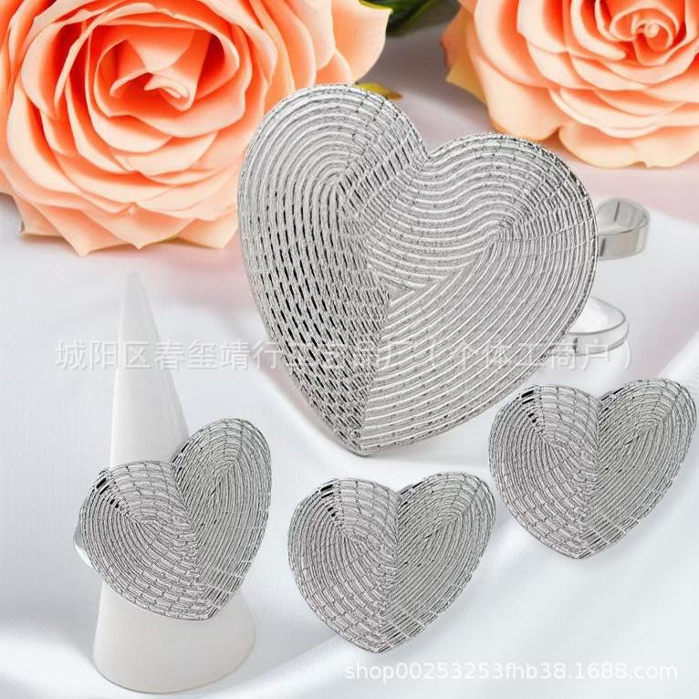 

Pounded patterned love stud earrings bracelet set creative statement women s jewelry set срібло сірий колір