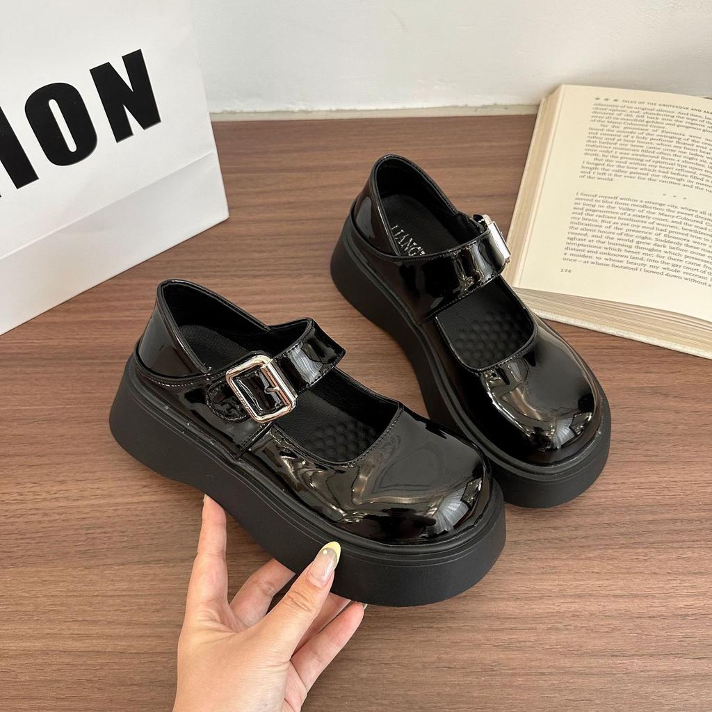Met rok rond hoofd Japanse jk kleine leren schoenen dames herfst 2025 nieuwe dikgezoolde Mary Jane Franse retro enkele schoenen