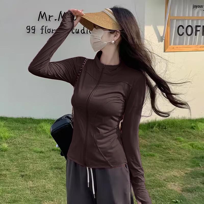 

OEING Slim Fit Women s Top M