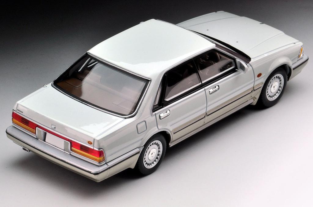 Tomica Limited Vintage Neo scale model Cedric V30 Turbo Brougham VIP 1/43 TLV-N43-24a (White/Beige)