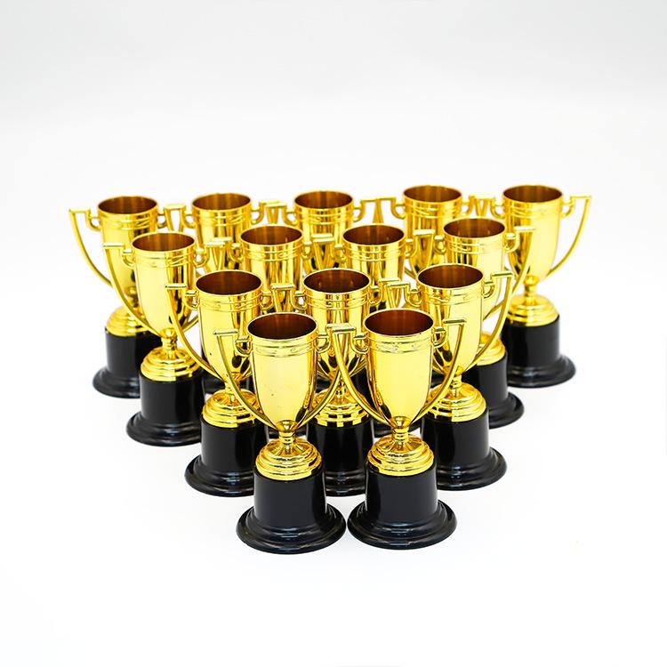 Kindergarten Award: Cross-border Mini Plastic Trophy for Children