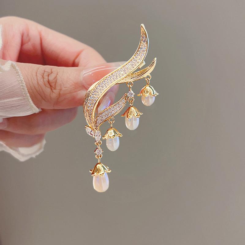 Exquisite Ear Of Wheat Pearl Rhinestone Brooches For Women Crystal Pins Suit Clothes Accessories Light Luxury Jewelry Gift