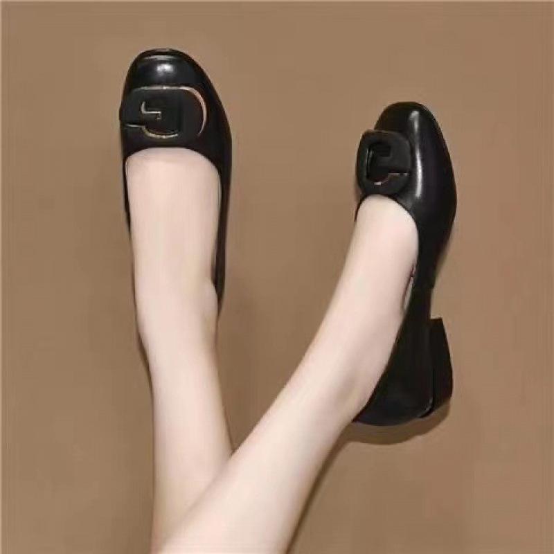 Spring and Autumn New Rubber Soft Sole Soft Leather Women's Shoes Flat Sole Mom Loafers G Metal Buckle Small Leather Shoes Work Foreign Trade