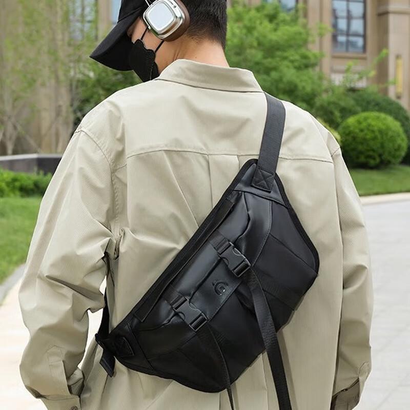 Leeshen Casual Outdoor Multi-function Bag