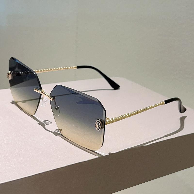 

Квадратные солнцезащитные очки без оправы Новинка Модные Градиентные Повседневные Солнцезащитные очки Женские Трендовый Дизайн Роскошного Бренда Декор Оттенки as picture shows