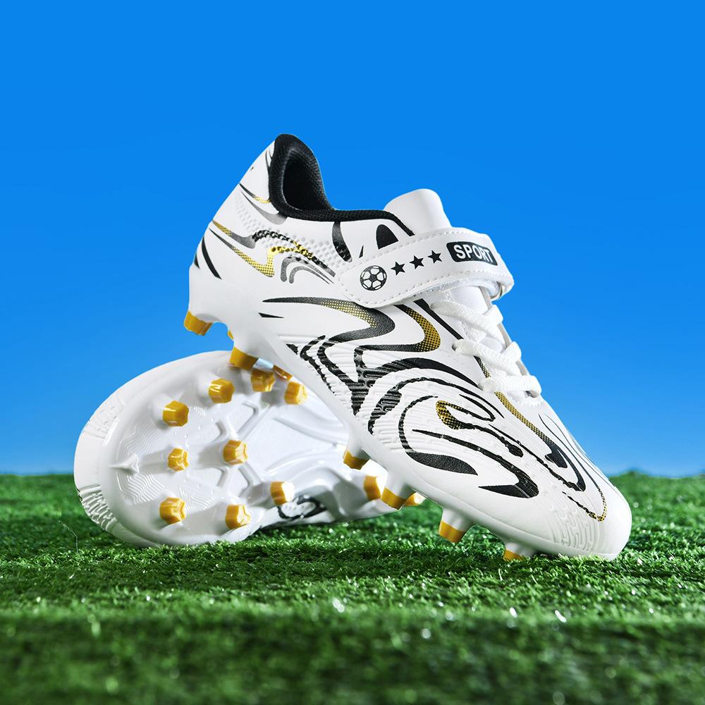 

2025 new football shoes, male and female middle school students, long nail training shoes, youth grass artificial grassland sports 38