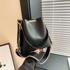 Retro Ctrast Color Crossbody Bag Women's High End Texture Commuter Wide Shoulder Strap Bags New Fashiable Bucket Handbags