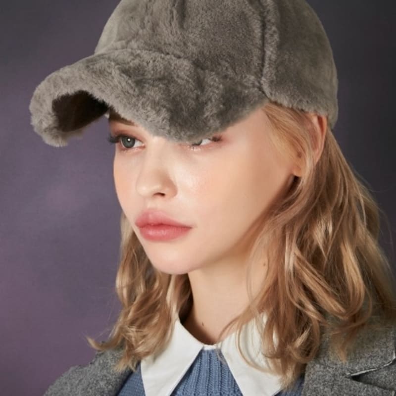 

VARZAR Fur Logo Point Ball Cap Gray FREE