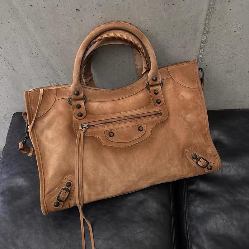 New fashion rivet tote bag large capacity suede Spice Girl bag women s high-end commuting portable messenger bag
