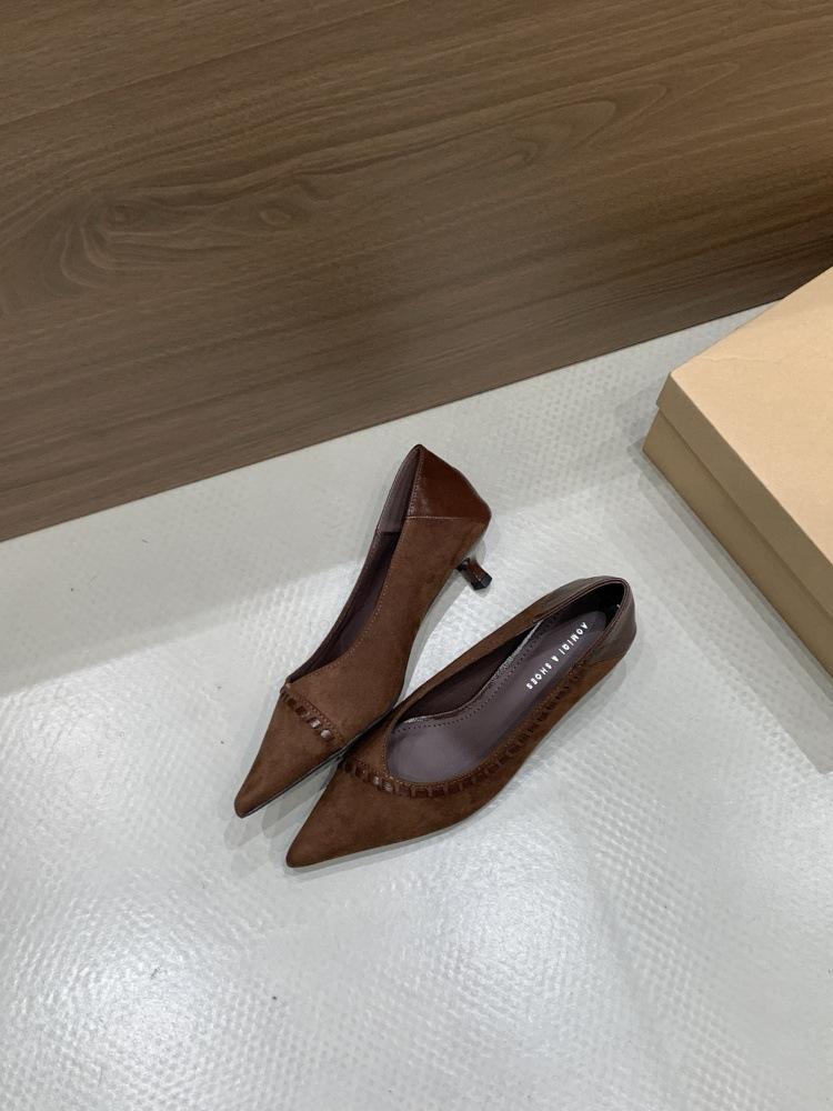 Design sense niche shallow mouth single shoes pointed high heels women's early autumn 2025 new French women's shoes black shoes