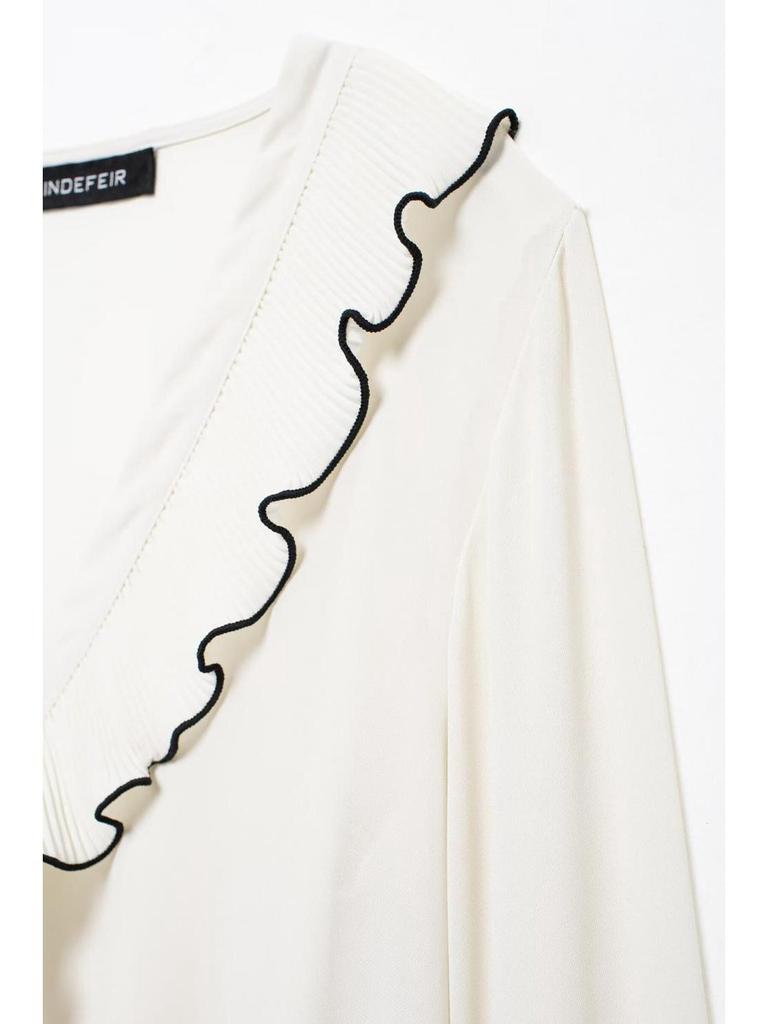 Autumn New Arrival: Women's Long Sleeve V-Neck Shirt with Pleated Layered Decor