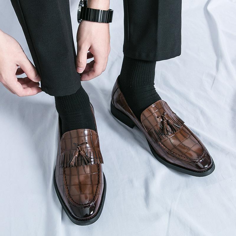 Men's shoes, pointed British small leather shoes, business dress, men's loafers, overfitting casual shoes