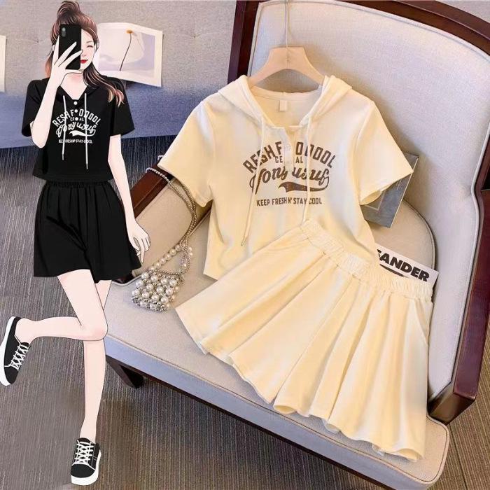 Plus Size Women's Hooded Summer Outfit - Short Sleeve Top & Shorts Set In Apricot, Slimming Age-Reducing Casual Sporty Two-Piece for Chubby Girls