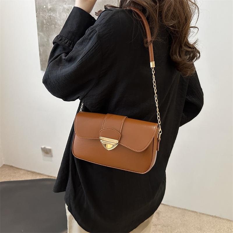 New Trendy Retro Messenger Bag Niche Design Shoulder Armpit Bag 2025 Summer Simple Fashion Small Bag Women