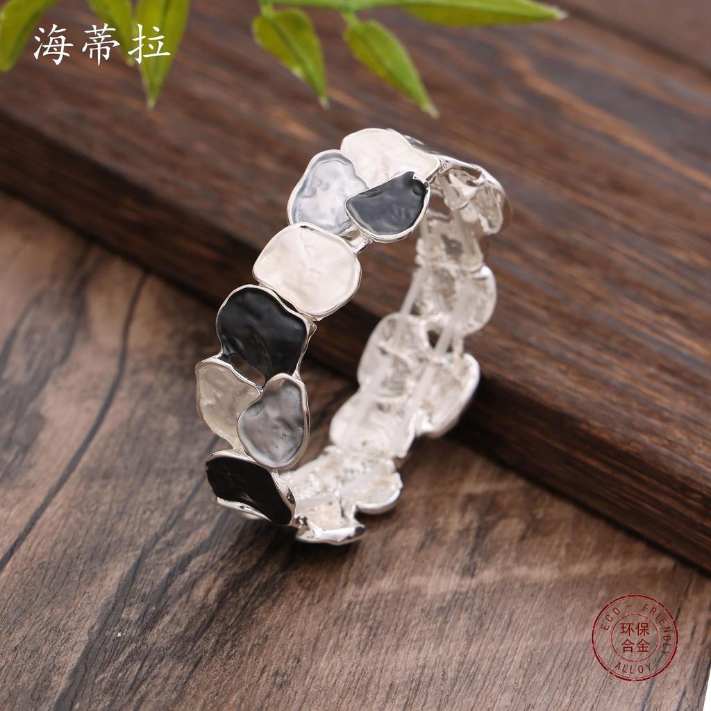 Color geometric square alloy elastic bracelet, fashionable high-end color painted oil women's bracelet